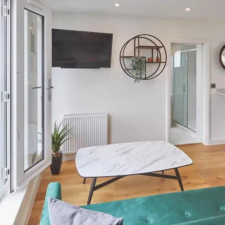 Host & - The Birds Nest * Whitby